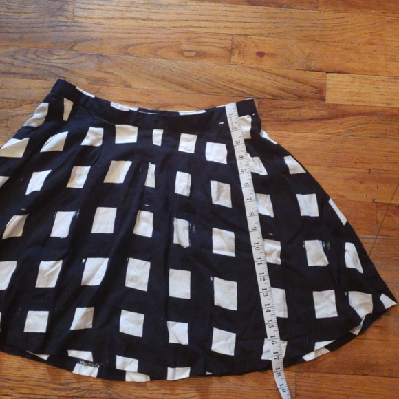 Gap Skirt - Picture 4 of 5